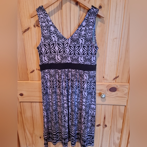 Apt 9 Double V Wrap Front Modern Floral Deco Print Size M - Picture 4 of 4